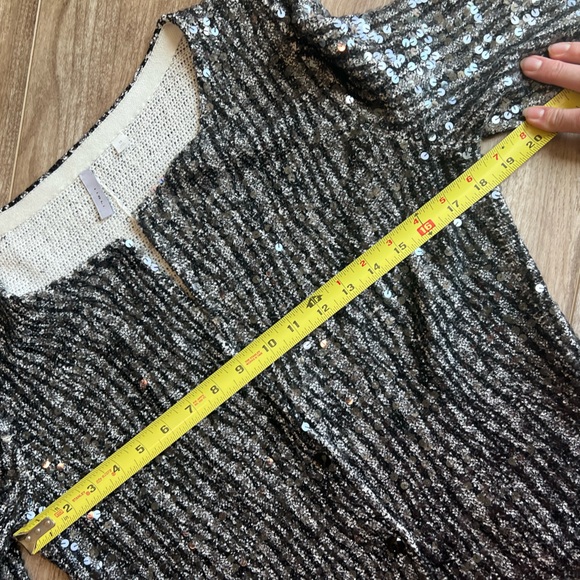 Iisli sequined 2 button cardigan 3/4 sleeve nwot extra button attached size 10 - Picture 11 of 16